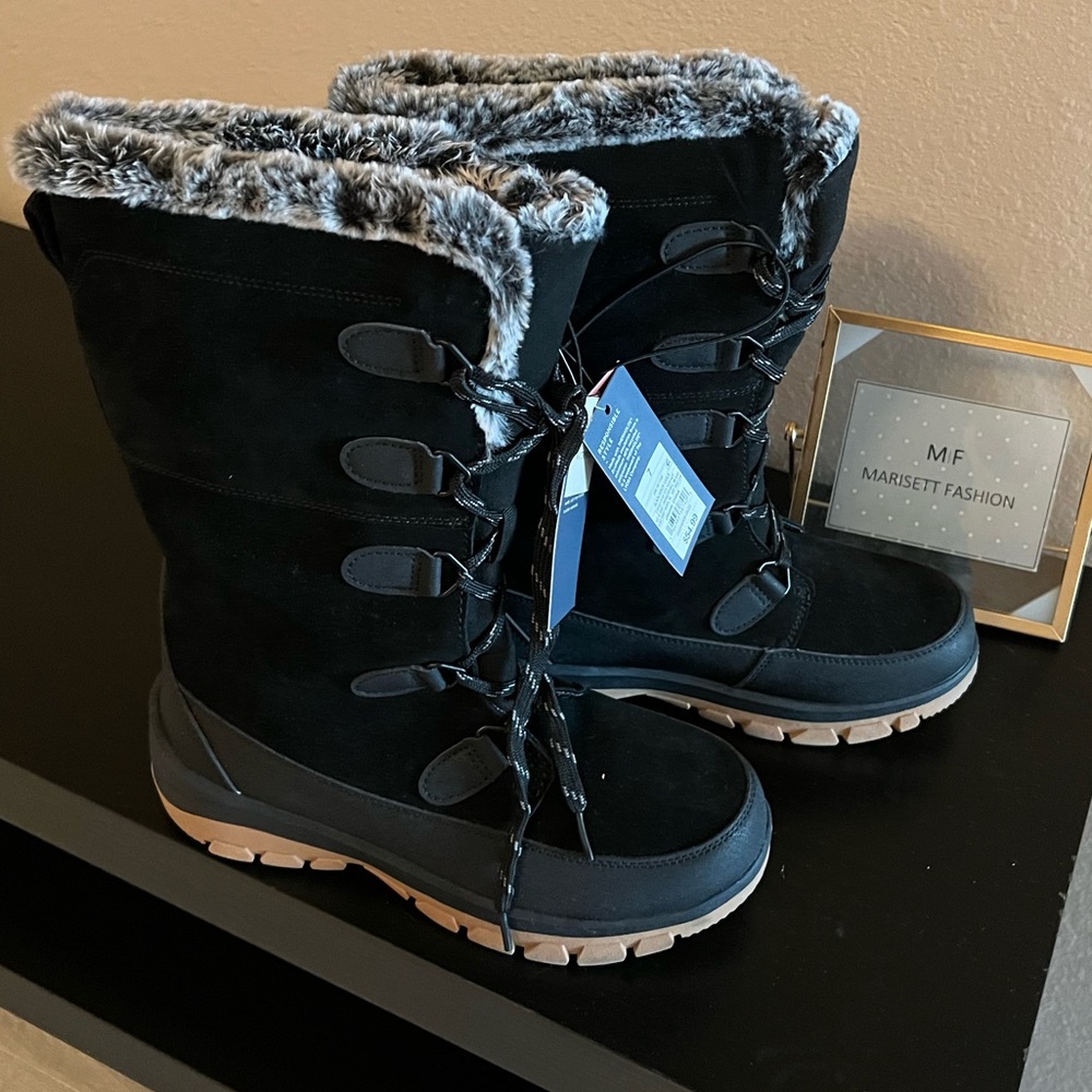 NWT waterproof snow boots. Size 7. - Picture 1 of 6